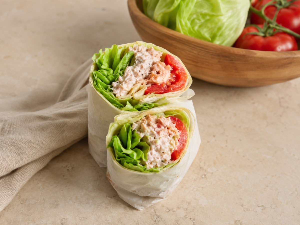 Yoğurt Soslu ve Yüksek Proteinli Hafif Wrap